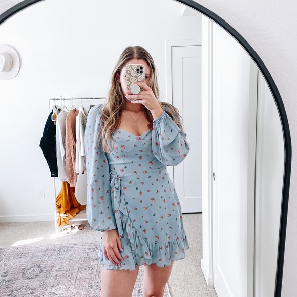 Reformation Cammi Light Blue Floral Mini Dress - Picture 6 of 14